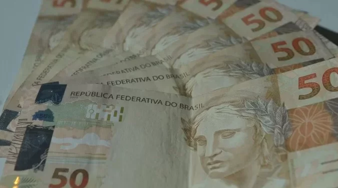 Em agosto, rombo fiscal do governo central dispara 406,7%