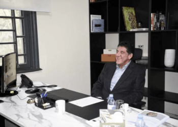 “É insano, nada justifica não vacinar uma pessoa”, afirma David Uip