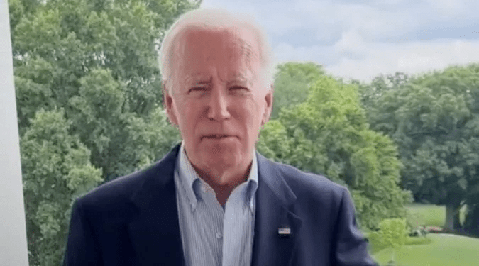 Biden pede defesa da democracia dos EUA em discurso anti-Trump