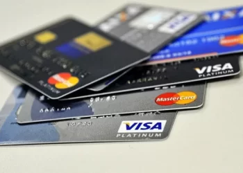 Juros do cartão de crédito chega ao nível mais alto desde 2017