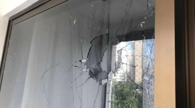 Tiro atinge janela com bandeira do PT em Recife; polícia investiga caso