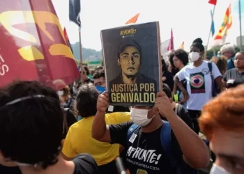 PF indicia os três policiais envolvidos na morte de Genivaldo por asfixia