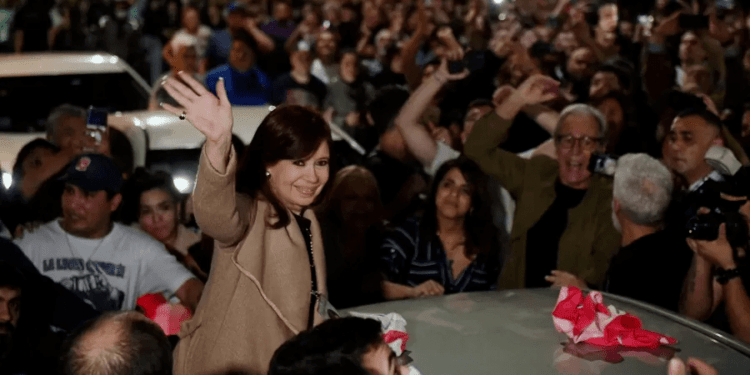 O que se sabe sobre o atentado contra a vice-presidente argentina Kirchner?