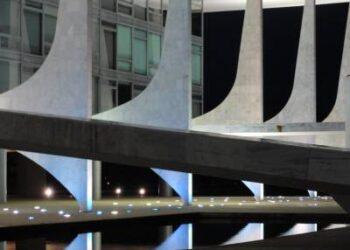 Conheça as propostas dos candidatos à Presidência que participam de debate hoje