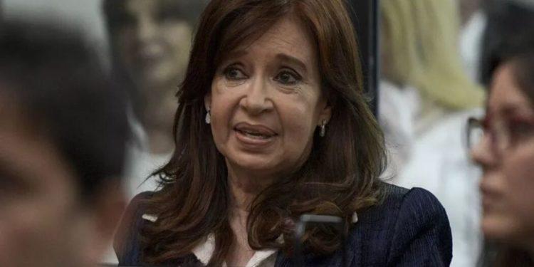 Juíza acusa brasileiro e namorada de tentativa de homicídio contra Cristina Kirchner