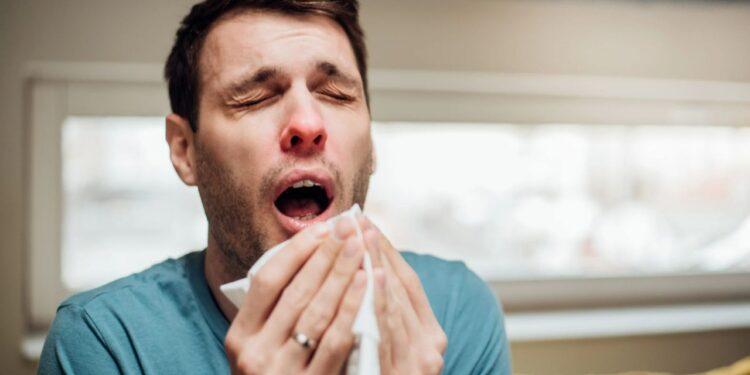 Segurar espirro pode romper aneurisma, alerta neurocirurgião