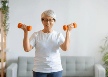 Exercícios físicos promovem bem-estar para pessoas com mais de 60 anos