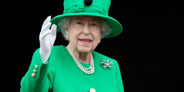 Biden e outros líderes mundiais expressam preocupação com rainha