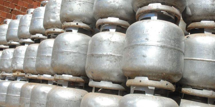 Petrobras reduz preço médio do gás de cozinha em R$ 0,20