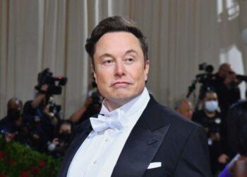 Musk perde US$ 100 bilhões em 2022, mas segue como o mais rico do mundo