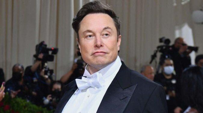 Musk perde US$ 100 bilhões em 2022, mas segue como o mais rico do mundo