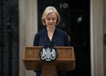 Primeira-ministra britânica Liz Truss anuncia renúncia