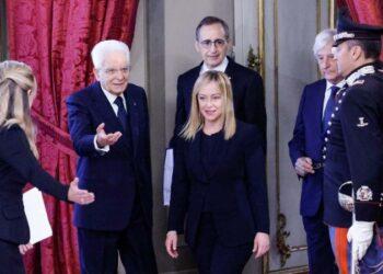 Governo de extrema-direita de Giorgia Meloni presta juramento na Itália