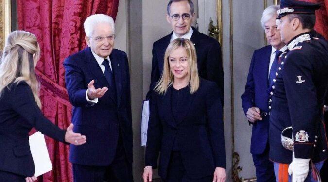 Governo de extrema-direita de Giorgia Meloni presta juramento na Itália