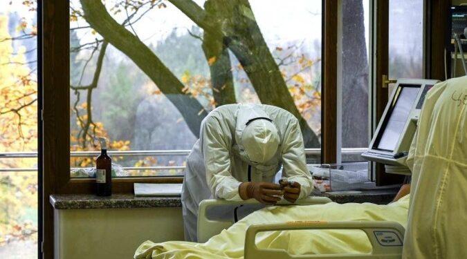 Pandemia faz expectativa de vida global cair ao nível da 2º Guerra Mundial