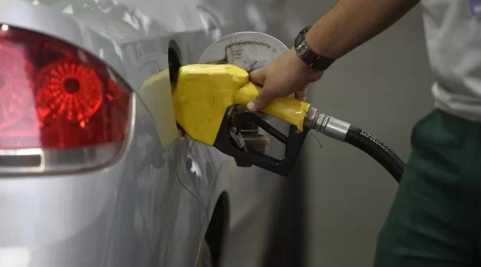 Preço da gasolina volta a subir nos postos; entenda motivos