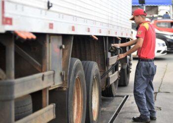 Preço do litro do diesel recua 2,28% em outubro, aponta Ticket Log