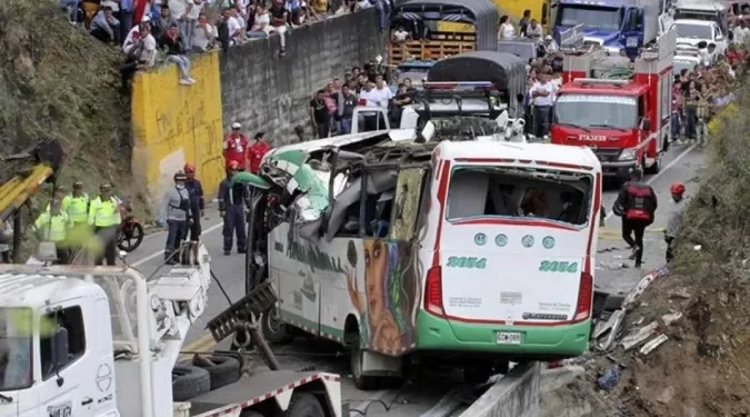Acidente de ônibus no sudoeste da Colômbia deixa 20 mortos e 15 feridos