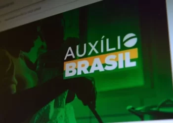 Caixa paga Auxílio Brasil a beneficiários de NIS de final 4