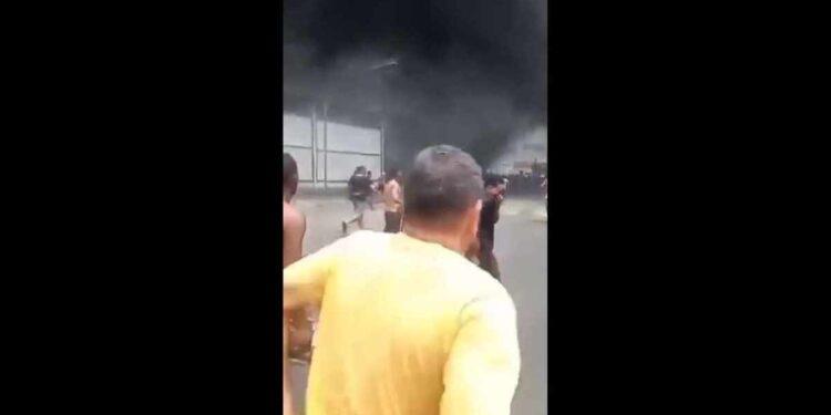 Ceasa do Rio de Janeiro é atingida por incêndio e lojas são saqueadas