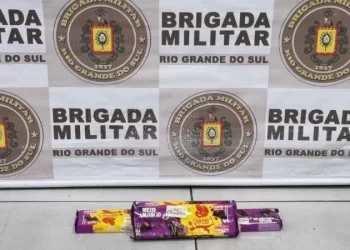 Jovens são presos por furto em supermercado e internautas apontam racismo