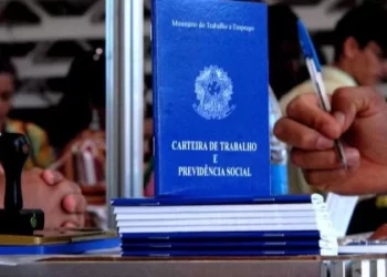 Brasil registra criação de 278,6 mil vagas com carteira assinada em agosto