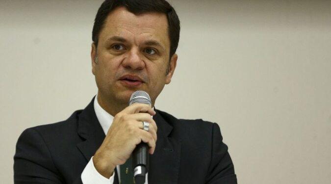 Ministro da Justiça determina reforço de efetivo para liberar rodovias