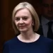 Primeira-ministra britânica enfrenta batalha para permanecer no cargo