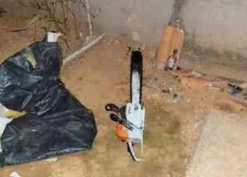 Polícia procura suspeito de matar homem com golpes de motosserra