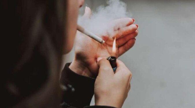 Um cigarro é suficiente para bloquear produção de estrogênio no cérebro de mulheres