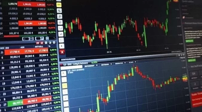 Ibovespa cai 1,01%, mas encerra semana com alta acumulada de 5,76%