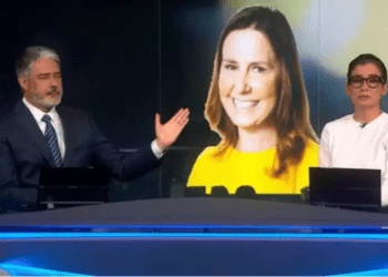 Renata Vasconcellos chora no JN com homenagem a Susana Naspolini