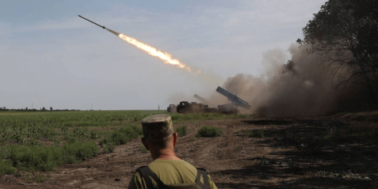 Crimes da Rússia na Ucrânia serão ‘punidos’, diz França