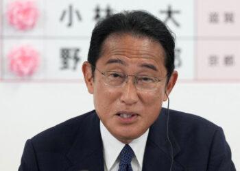 Japão: Kishida demite terceiro ministro em um mês