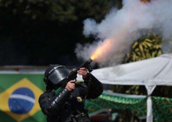 PRF pede reforços à Força Nacional e à PF para liberar bloqueios