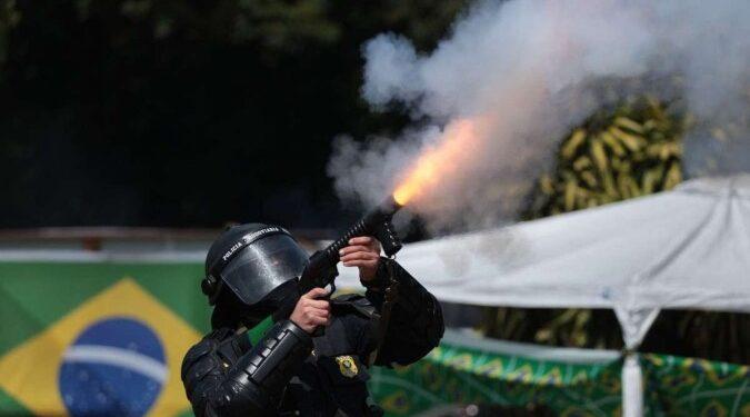 PRF pede reforços à Força Nacional e à PF para liberar bloqueios