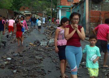 Pobreza extrema cai na Venezuela, mas desigualdade assusta, diz estudo