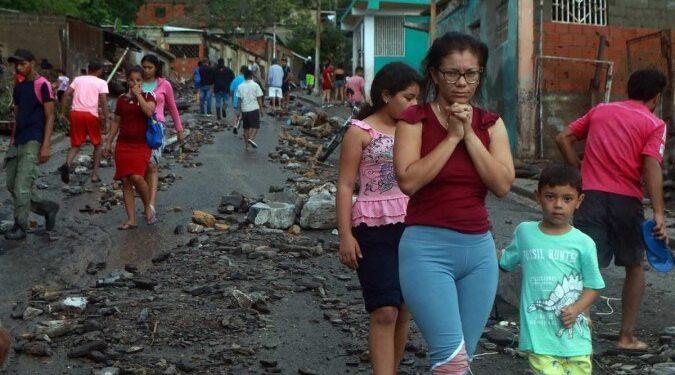 Pobreza extrema cai na Venezuela, mas desigualdade assusta, diz estudo