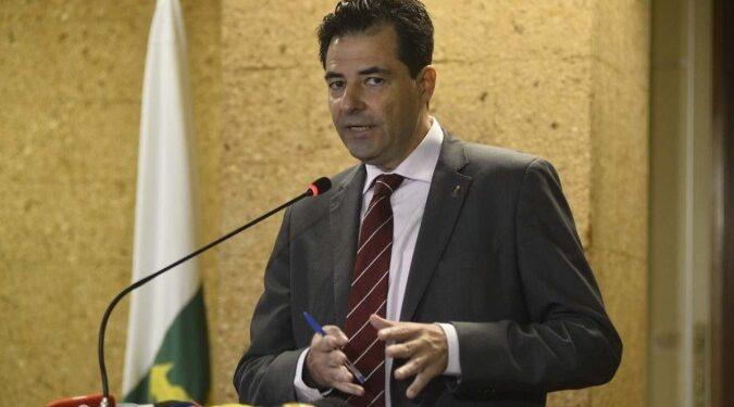 Ministro de Minas e Energia vai suspender decisões estratégicas até posse de Lula