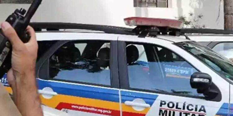 Mulher é libertada de cárcere após escrever bilhete e jogar pela janela