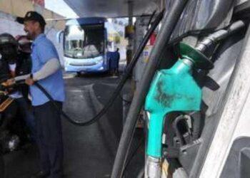 Preço da gasolina sobe pela terceira semana seguida nos postos