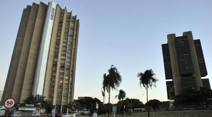 Juros no crédito livre sobe a 42,4% ao ano em outubro, segundo BC