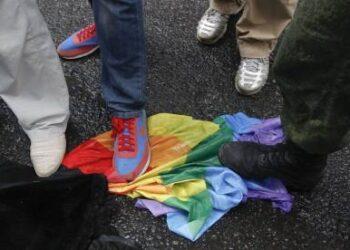 Câmara da Rússia aprova projeto que proíbe “propaganda gay”; entenda