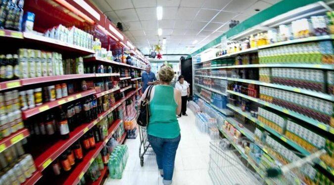 Preços da comida e dos combustíveis puxam inflação para cima