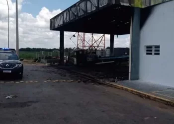 Posto de concessionária em rodovia bloqueada por protesto no MT é incendiado