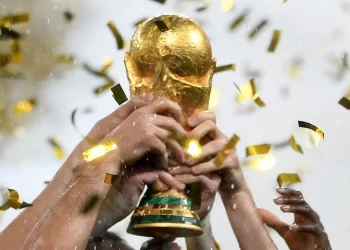 Vencer a Copa do Mundo eleva o PIB, mas ser país sede traz pouco benefício