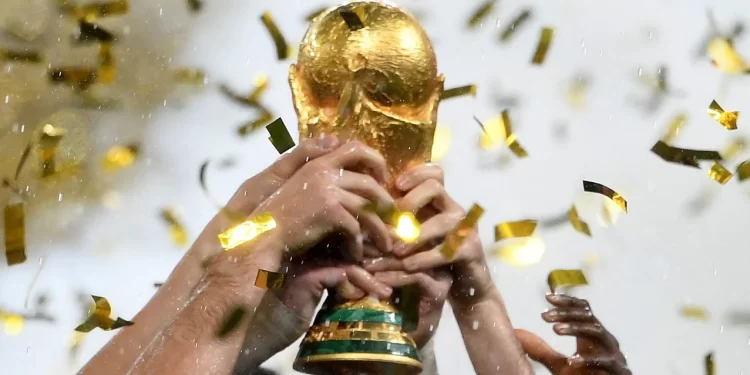 Vencer a Copa do Mundo eleva o PIB, mas ser país sede traz pouco benefício