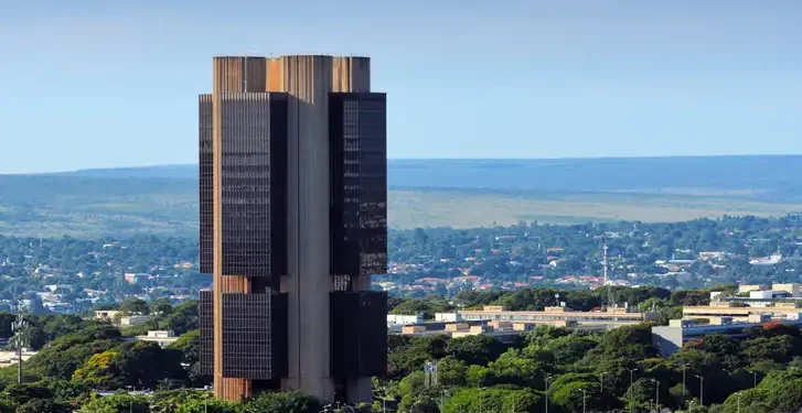 Setor público tem superávit primário de R$ 27,095 bilhões em outubro, afirma BC