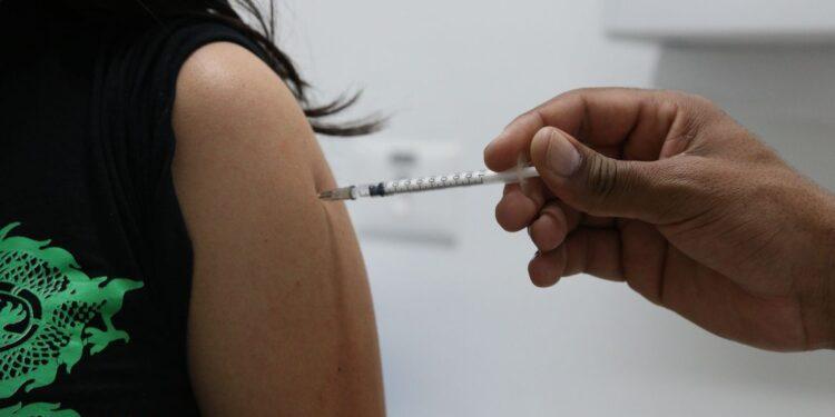 UFMG inicia testes em humanos da primeira vacina brasileira contra Covid