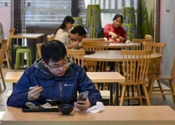 Ciência investiga os benefícios e cuidados com o jejum intermitente